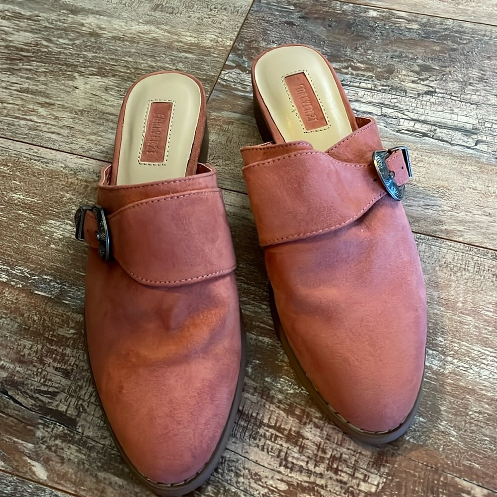Forever 21 peach mules with silver buckle size 7
